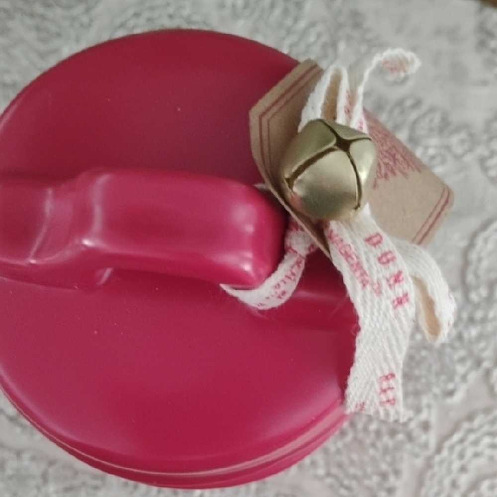 Rae Dunn Red Candle "SUGAR WITH A LITTLE SPICE" - Picture 2 of 5